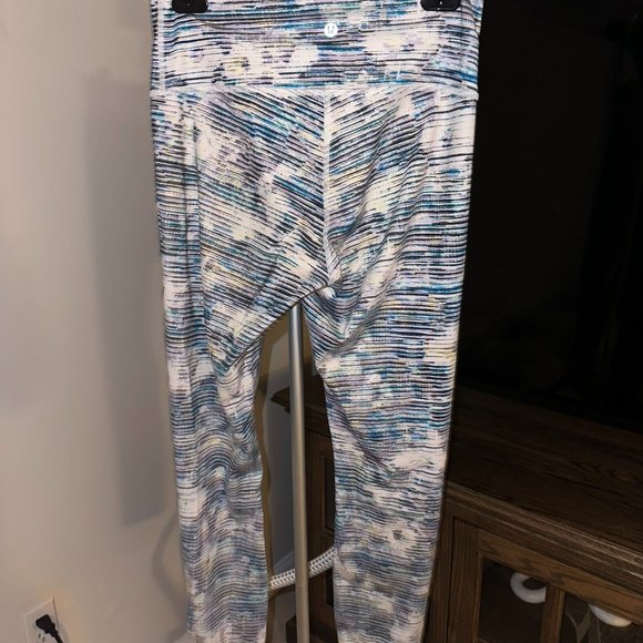 Lululemon 7/8 leggings, size 8 - Picture 2 of 2